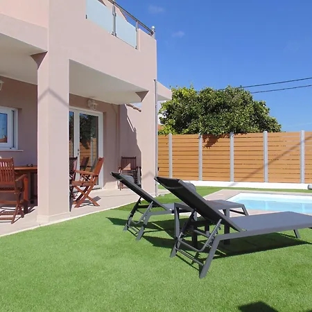 Dianthos Villa *